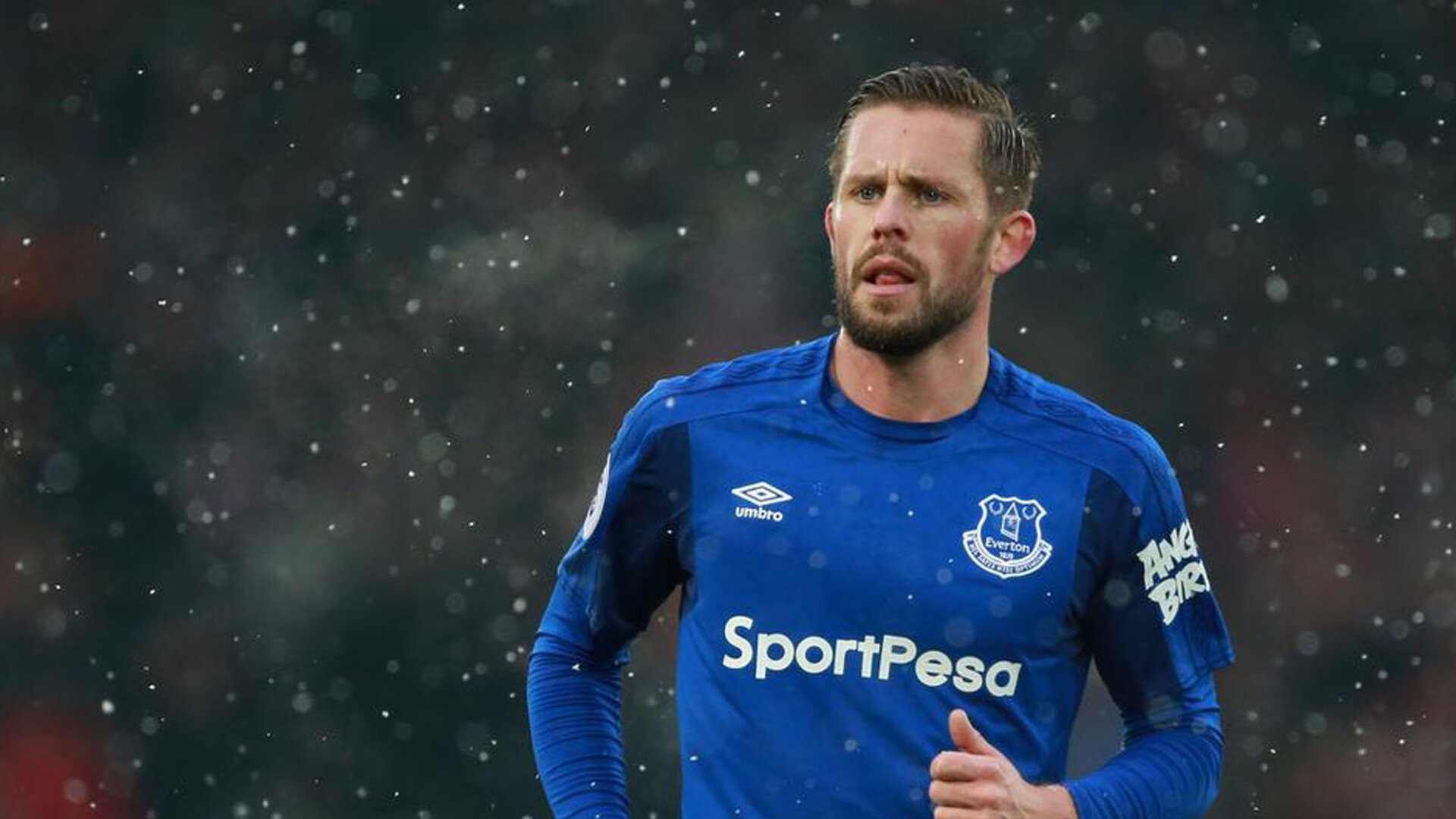 英格兰全面压制里昂，罗德里戈西决生死战接管比赛，当战术铁幕落下，英雄拔剑而起