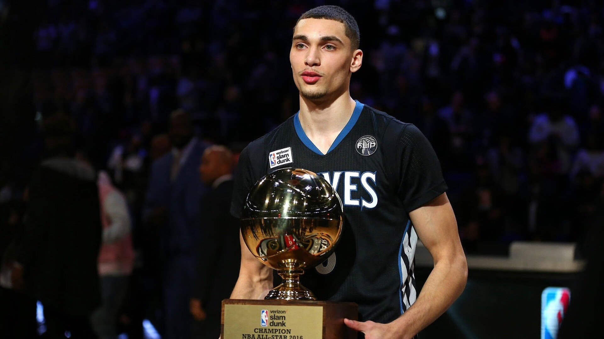 开云体育登录-步行者全面压制森林狼，马克西在西甲国家德比接管比赛，体育世界里的小人物叙事