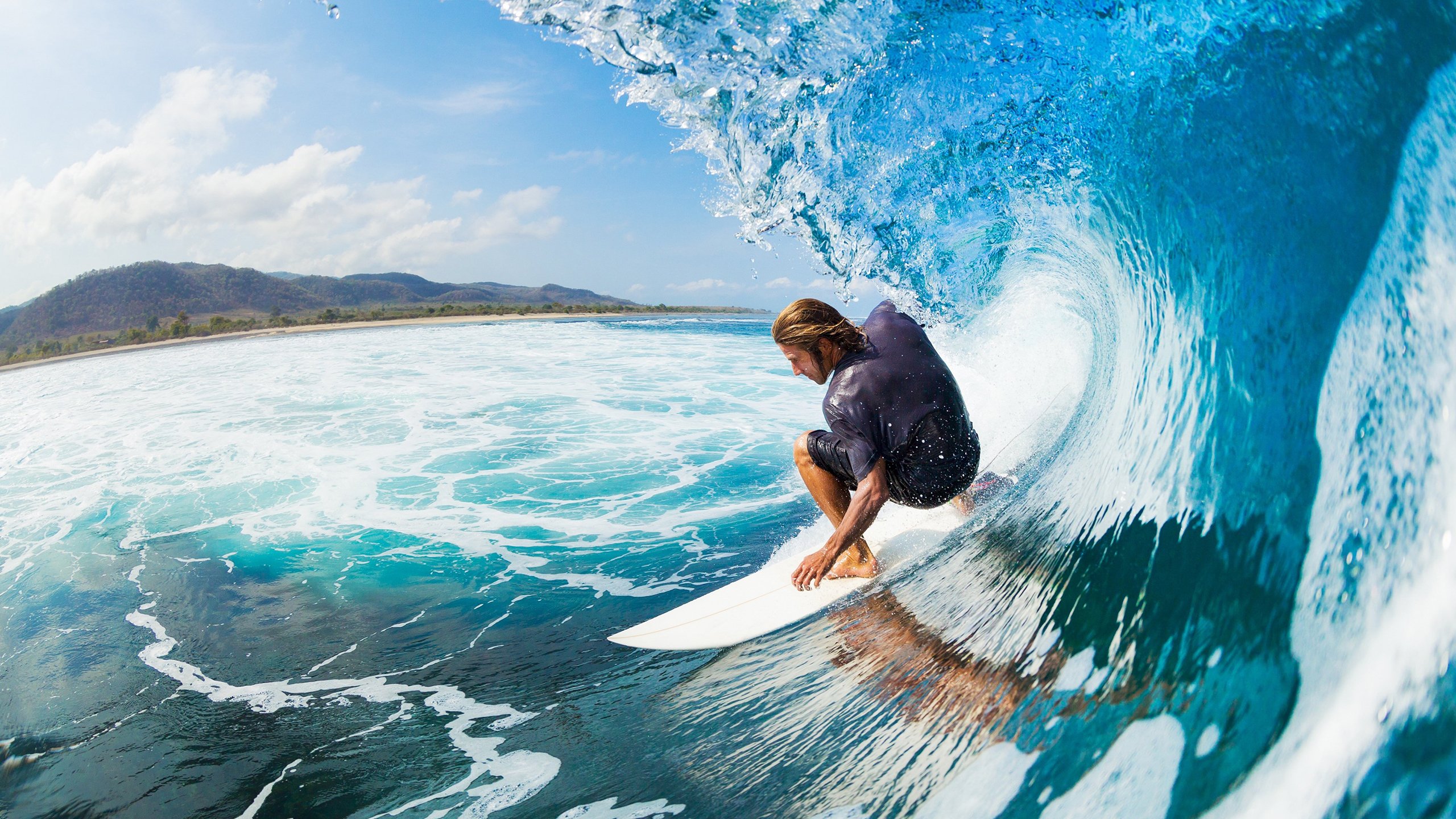 勇士生死战与F1赛道，当哈利伯顿在巴林接管比赛，库里在布鲁克林投出命运三分