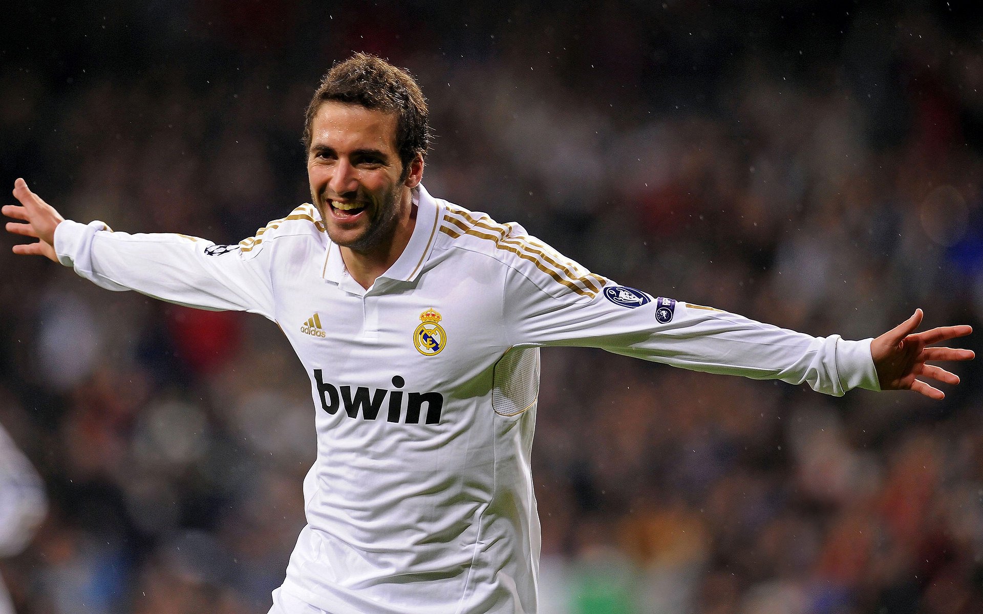 斯通斯爆发，卡塔尔硬仗取胜莱比锡红牛，资本足球时代的地缘新博弈